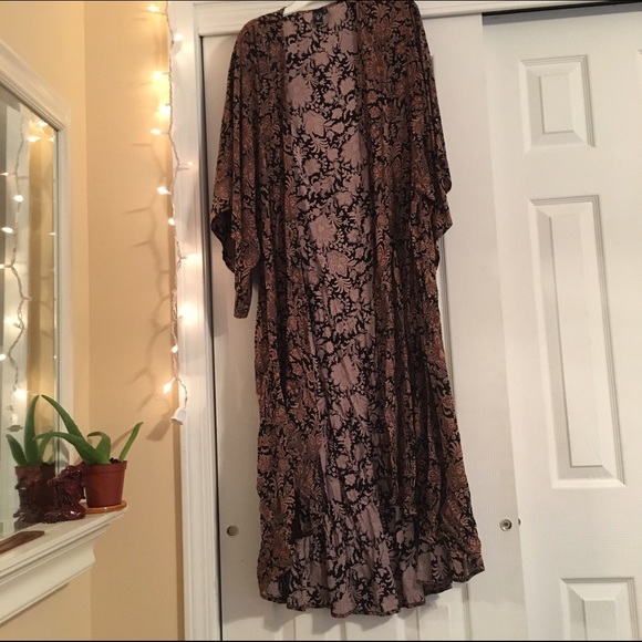 Windsor Kimono