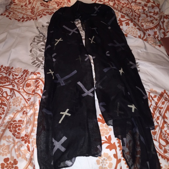 Cross Patterned Scarf ✝