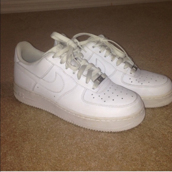 White Nike Air Force 1