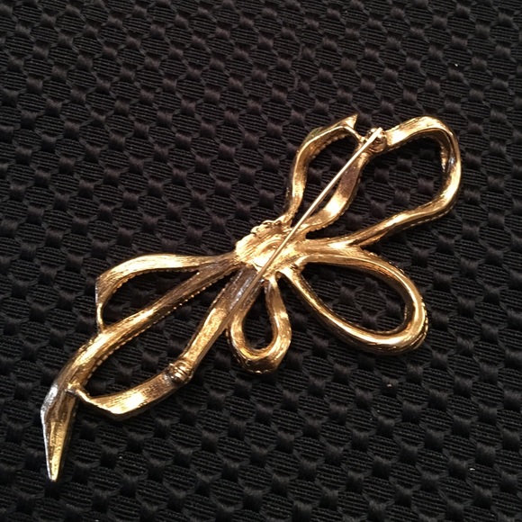 Gold Pin - Picture 2 of 3