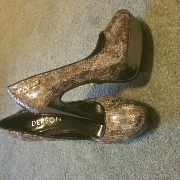 Der?on heels. - Picture 3 of 4