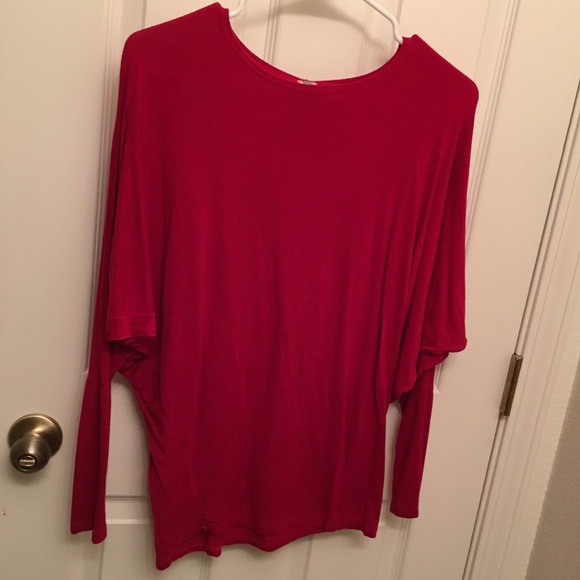 HOLD Red piko style top