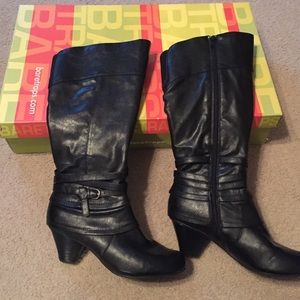 BareTraps Black boots