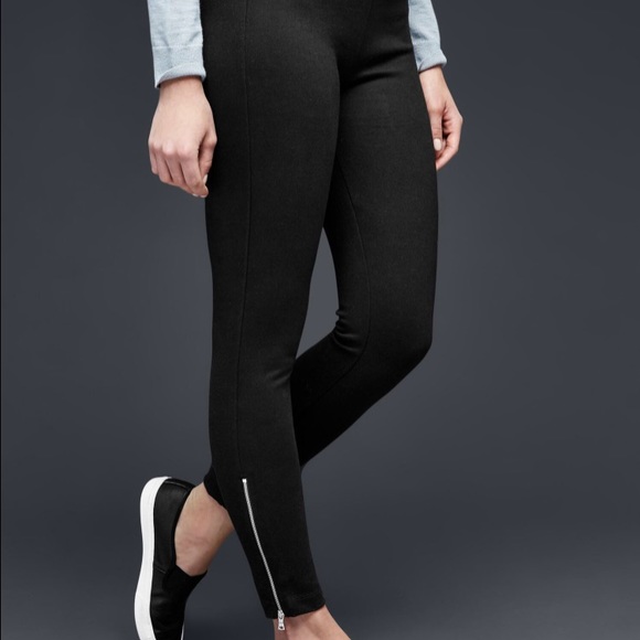 Zip Pointe Leggings
