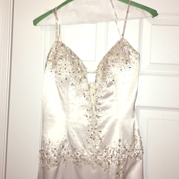 Formal Dress - Picture 5 of 7