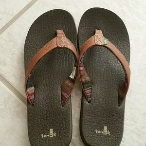 Sanuk flip flops