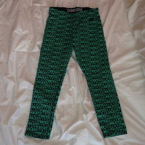 NIKE Leggings