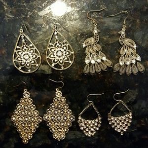 F21 4 PAIRS OF EARRINGS ***C