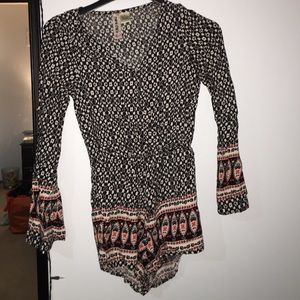 tilly's romper size small