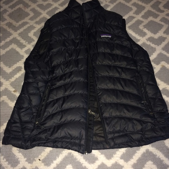 Black puffer Patagonia vest