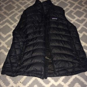 Black puffer Patagonia vest