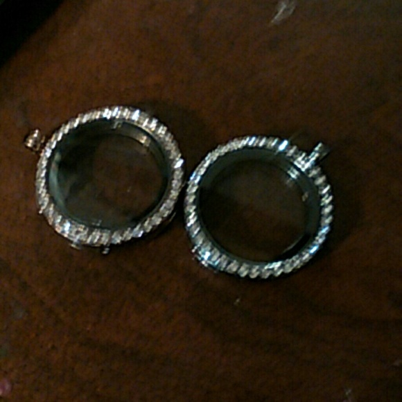 To sell floating charm necklaces that I am selling