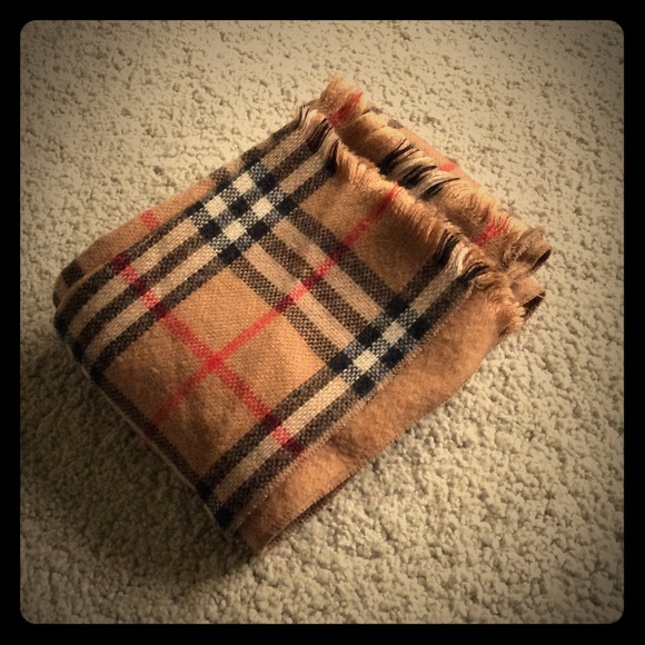 LOWEST NWOT Tan/Black/Red Wide Tweed Scarf