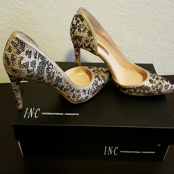 Gorgeous INC pumps