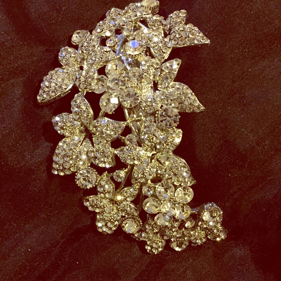 Floral hair clip