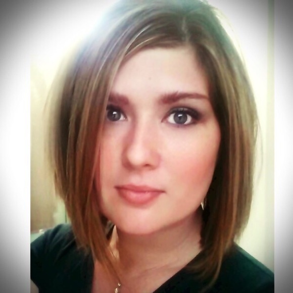 Meet your Posher, Sierra - Picture 1 of 1