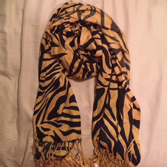 Leopard/Tiger print scarf.