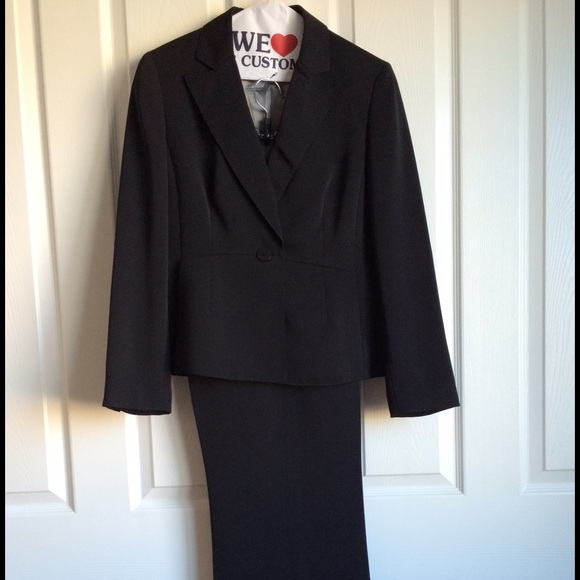 Beautiful black pants suit.  Like new!