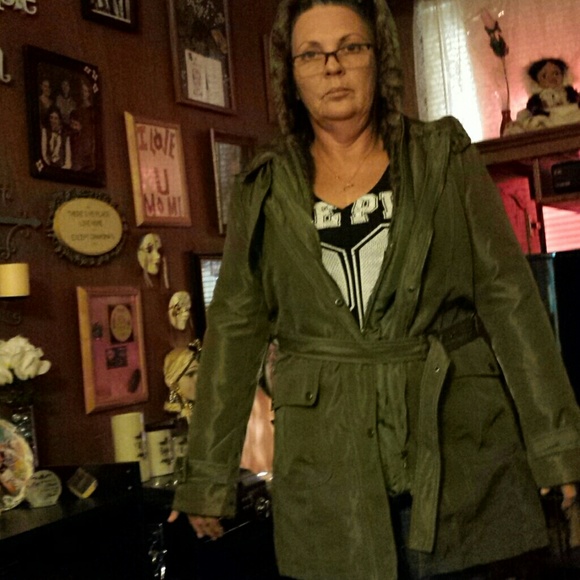 Ladies Army Coat - Picture 2 of 2