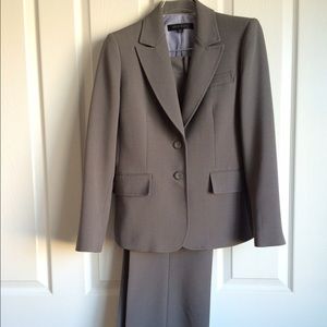 Anne Klein pants suit.  Like new!