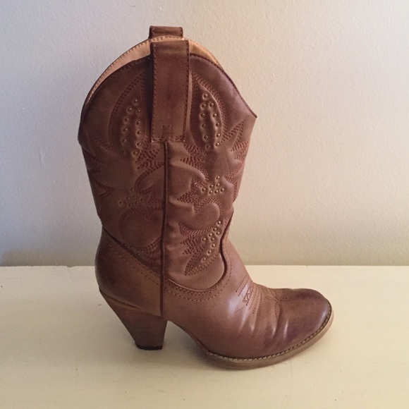 Tan Heeled Cowboy Boots