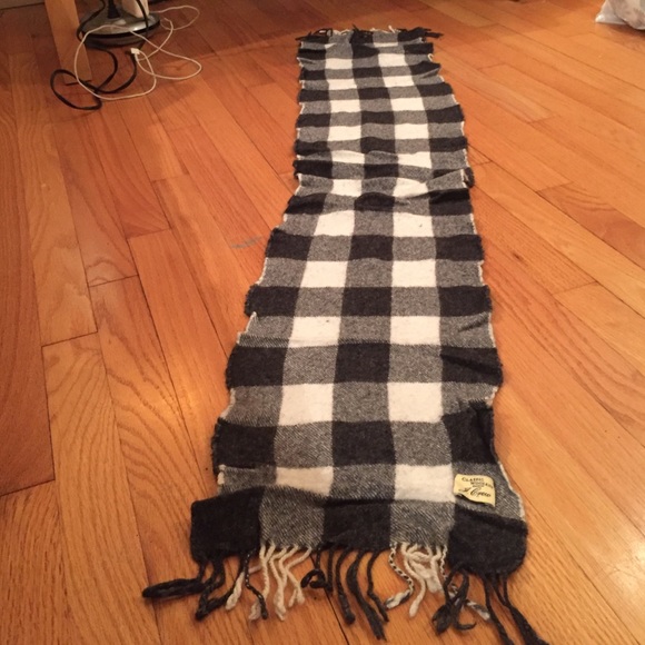 Scarf - Picture 2 of 2