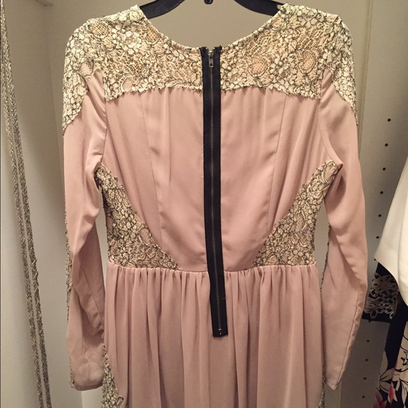 🔔 GORGEOUS Lace Dress 🔔 - Picture 3 of 5