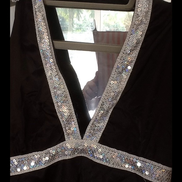 💎Satin Deep-V Halter💎NWOT - Picture 3 of 3