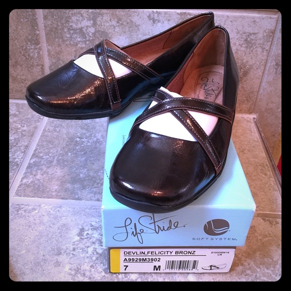 Dark bronze/brown flats