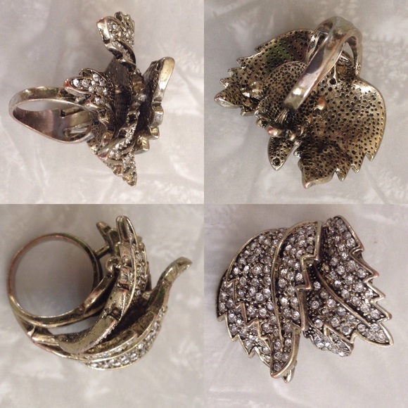 🚫SOLD LOCALLY🚫 Layered leaves statement ring - Picture 2 of 3