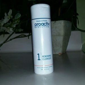 Proactive Renewing Cleanser
