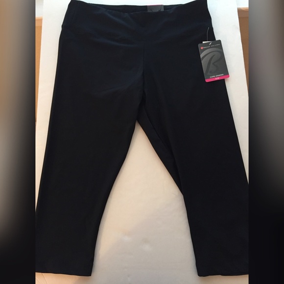 Bally Total Fitness Capri Leggings-Size M