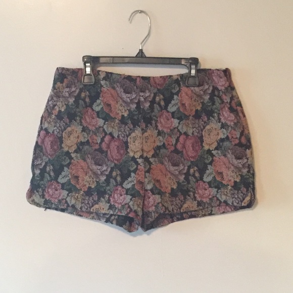Boutique Blu-Pepper shorts.