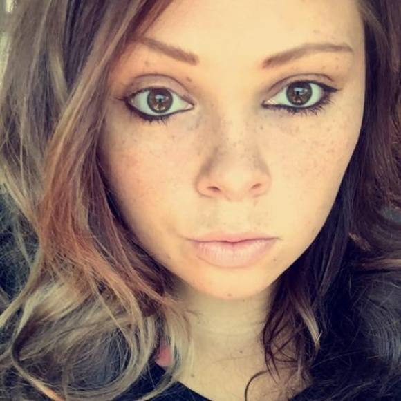 Meet your Posher, Danielle - Picture 1 of 1