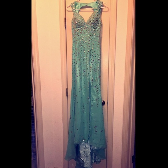 ♦️SOLD♦️A teal light blue prom dress