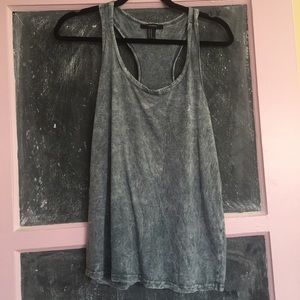 casual razorback tank