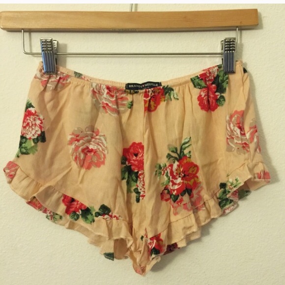 Brandy Melville floral vodi shorts