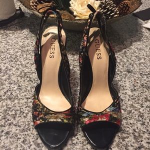 GUESS 4inch Floral Heals Size:7