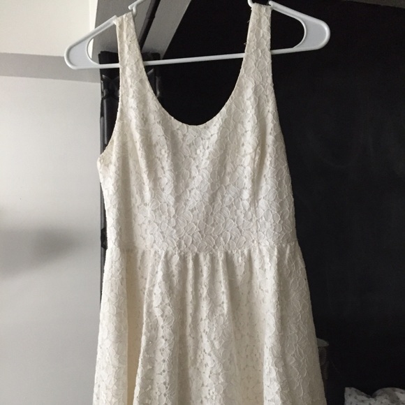 Dresses & Skirts - White lace dress