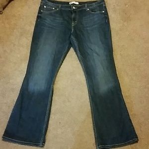 Women's Levi jeans