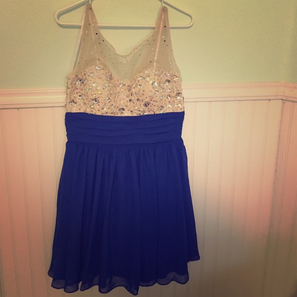 Selling blue formal/homecoming dress