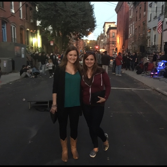 Meet your Posher, Laura - Picture 2 of 4