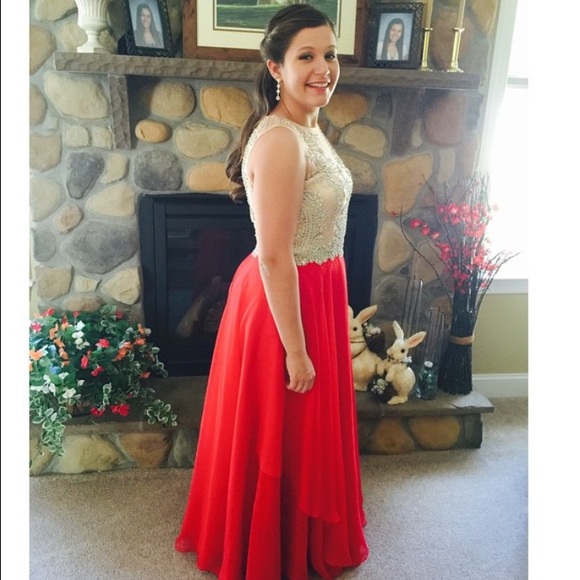 Prom dress - Picture 2 of 4