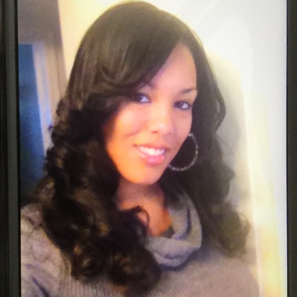 Meet your Posher, Larissa - Picture 1 of 1