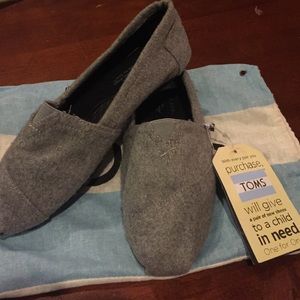 Grey Toms