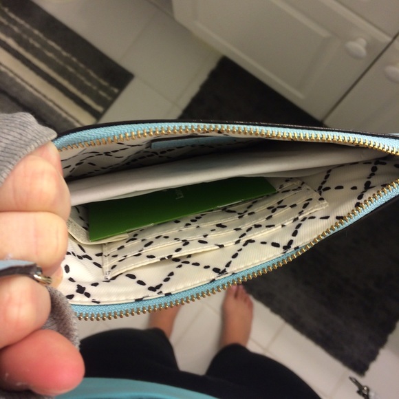 β SOLD Kate Spade wallet wristlet clutch - Picture 2 of 3