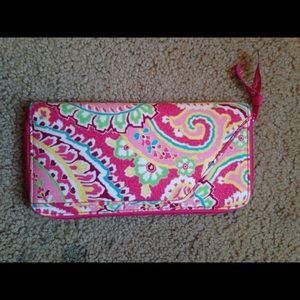 Brand New Vera Bradley Clutch/Wallet