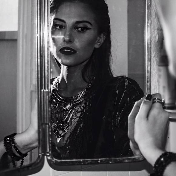 Meet your Posher, Lindsay 💎 - Picture 2 of 2