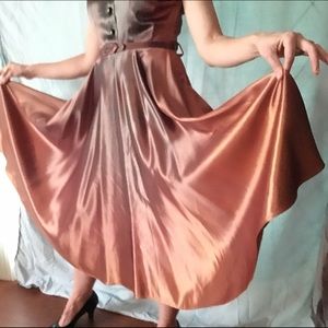 INSANE VINTAGE SATIN DRESS