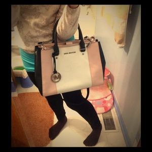 Rare Michael kors sutton medium